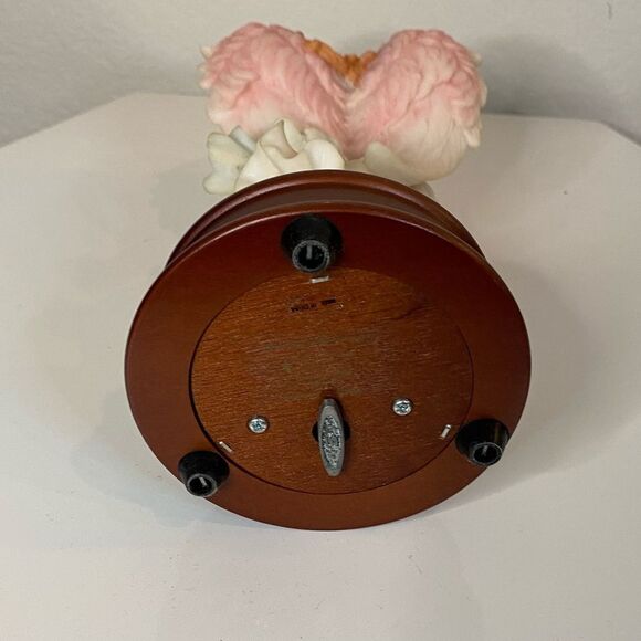 Seraphim Classics Angel Melody with Music Box 1996 Retired, Rare - Picture 4 of 5
